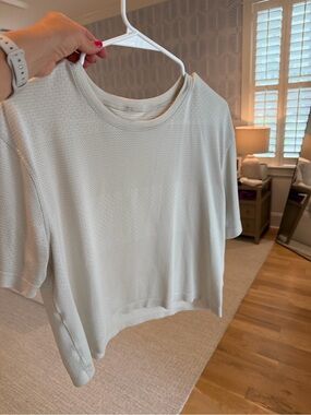 Lululemon Women's Lightweight swiftly Crewneck Short-Sleeve Top - Cream